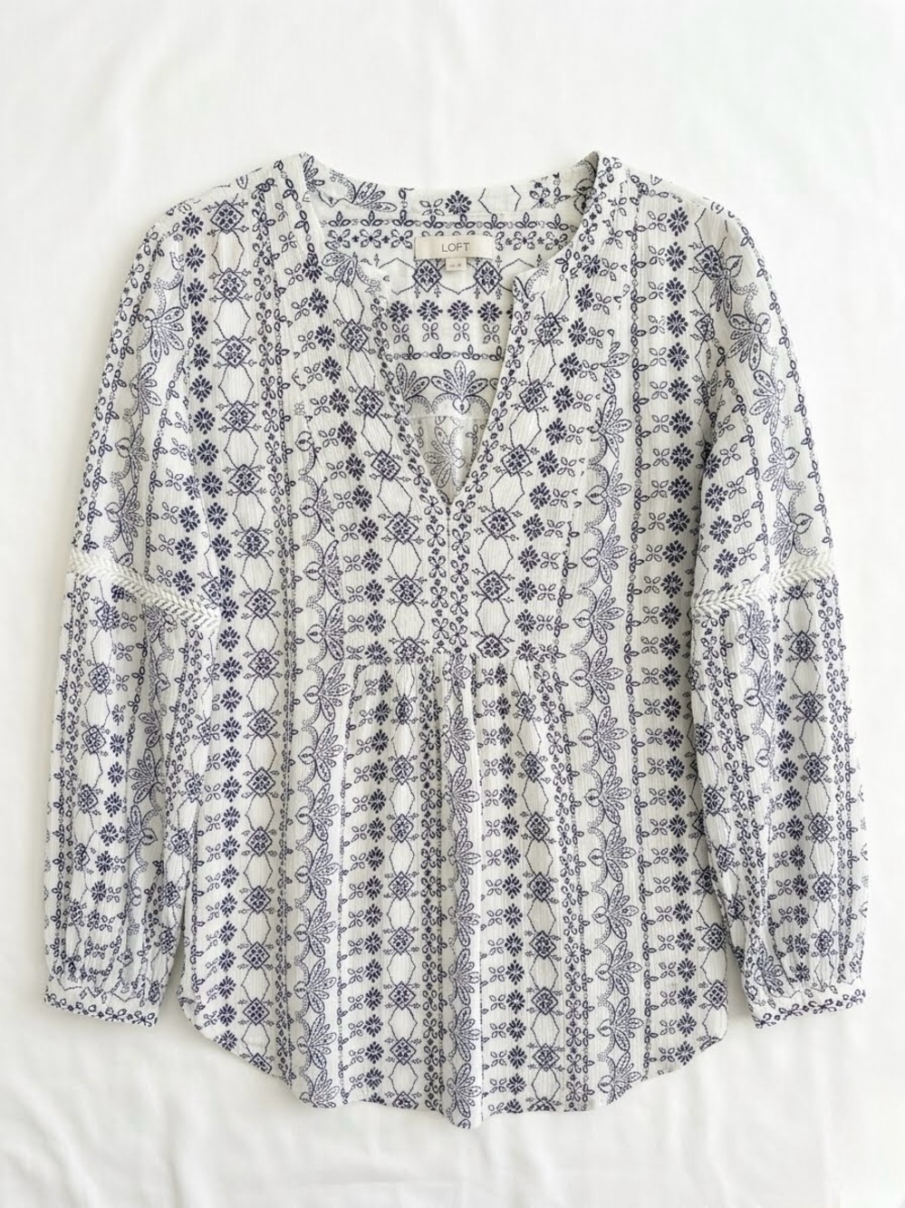 LOFT Boho Blue White Geometric Tile Print Split V-Neck Tunic Blouse Top Medium